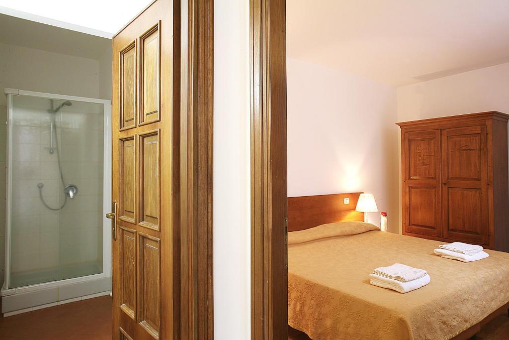 Residence Borgo San Sebastiano Bergeggi Pokoj fotografie