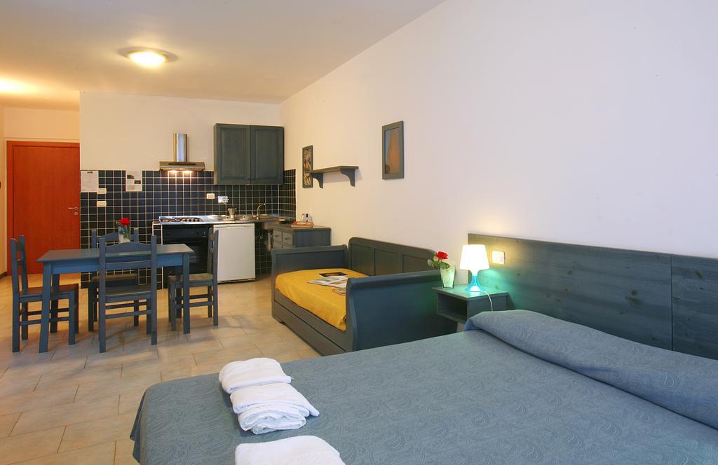 Residence Borgo San Sebastiano Bergeggi Pokoj fotografie